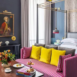 Palazzo - The Leading Of The World ***** Rome